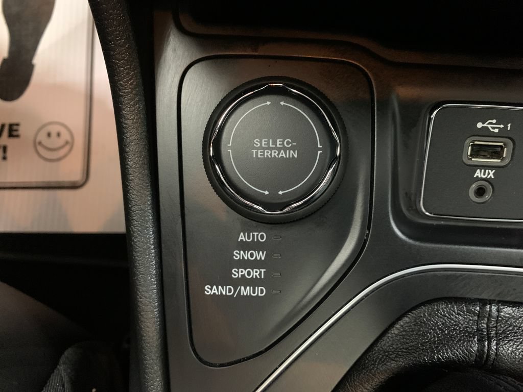 Used 2021 Jeep Cherokee Latitude Lux 80th Anniv w/ Quick Order Package 26U 80TH AWD/4WD image 26