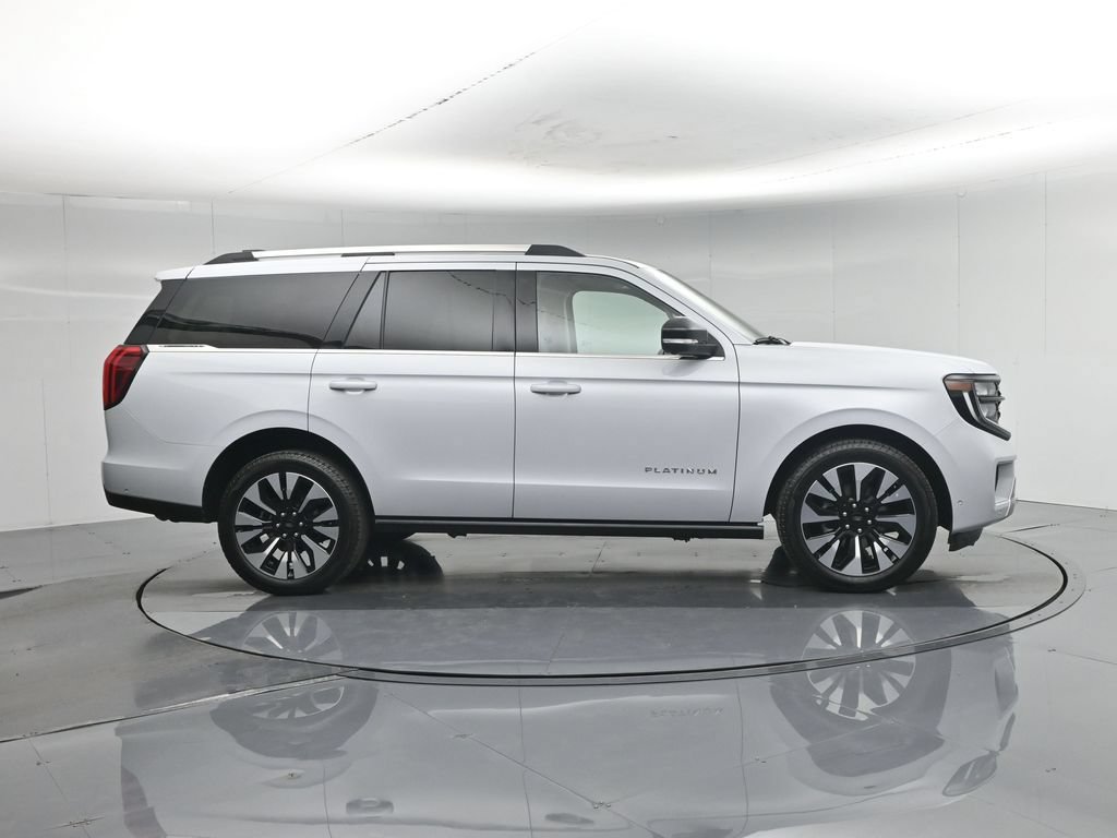 Used 2025 Ford Expedition Platinum w/ Driver's Package AWD/4WD image 34