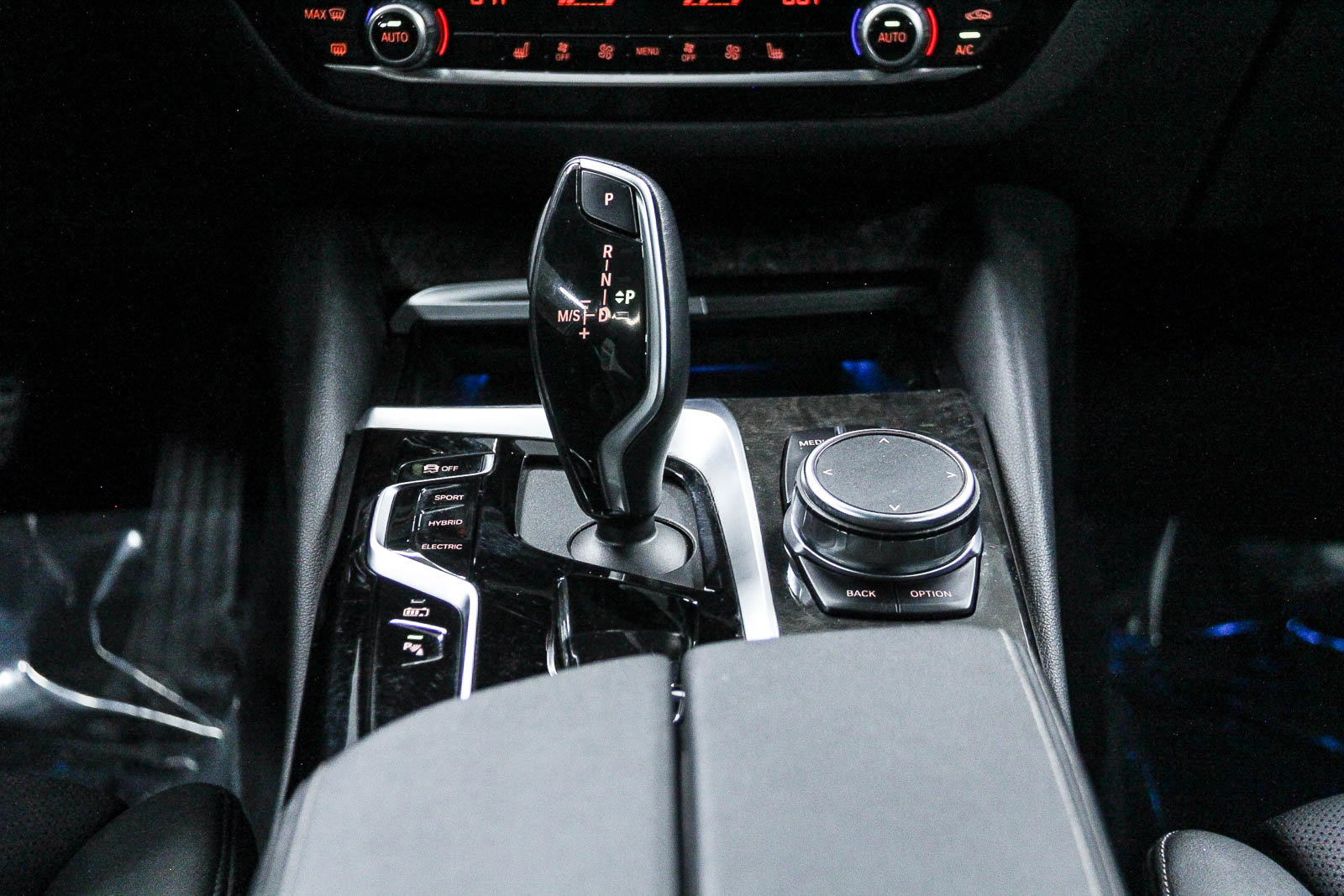 Certified 2023 BMW 530e w/ Premium Package RWD image 14