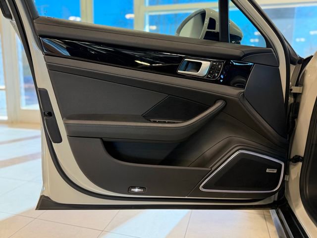 Used 2021 Porsche Panamera 4S w/ Premium Package image 21