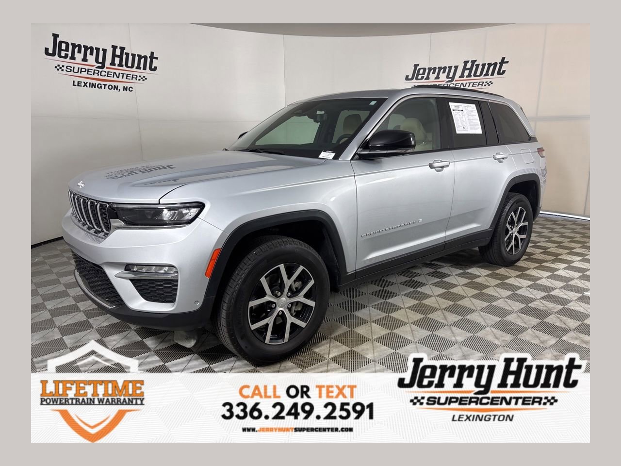 Used 2024 Jeep Grand Cherokee Limited w/ Luxury Tech Group II image 1