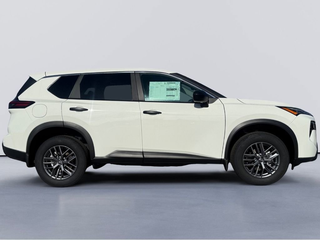 Used 2025 Nissan Rogue S image 6