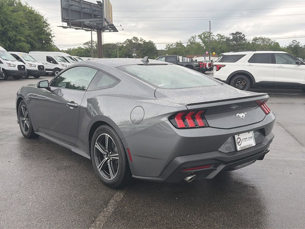 Used 2025 Ford Mustang Premium RWD image 5
