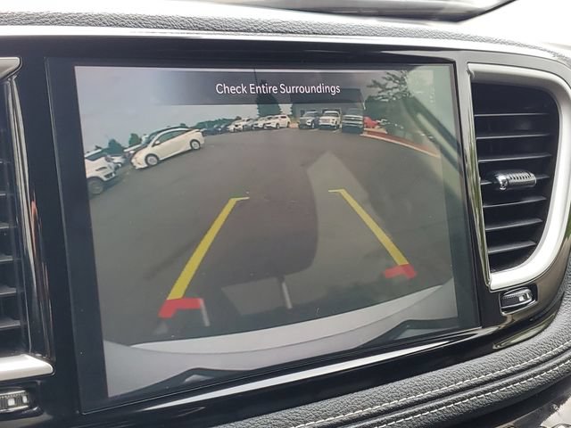 Used 2024 Chrysler Pacifica Limited FWD image 20