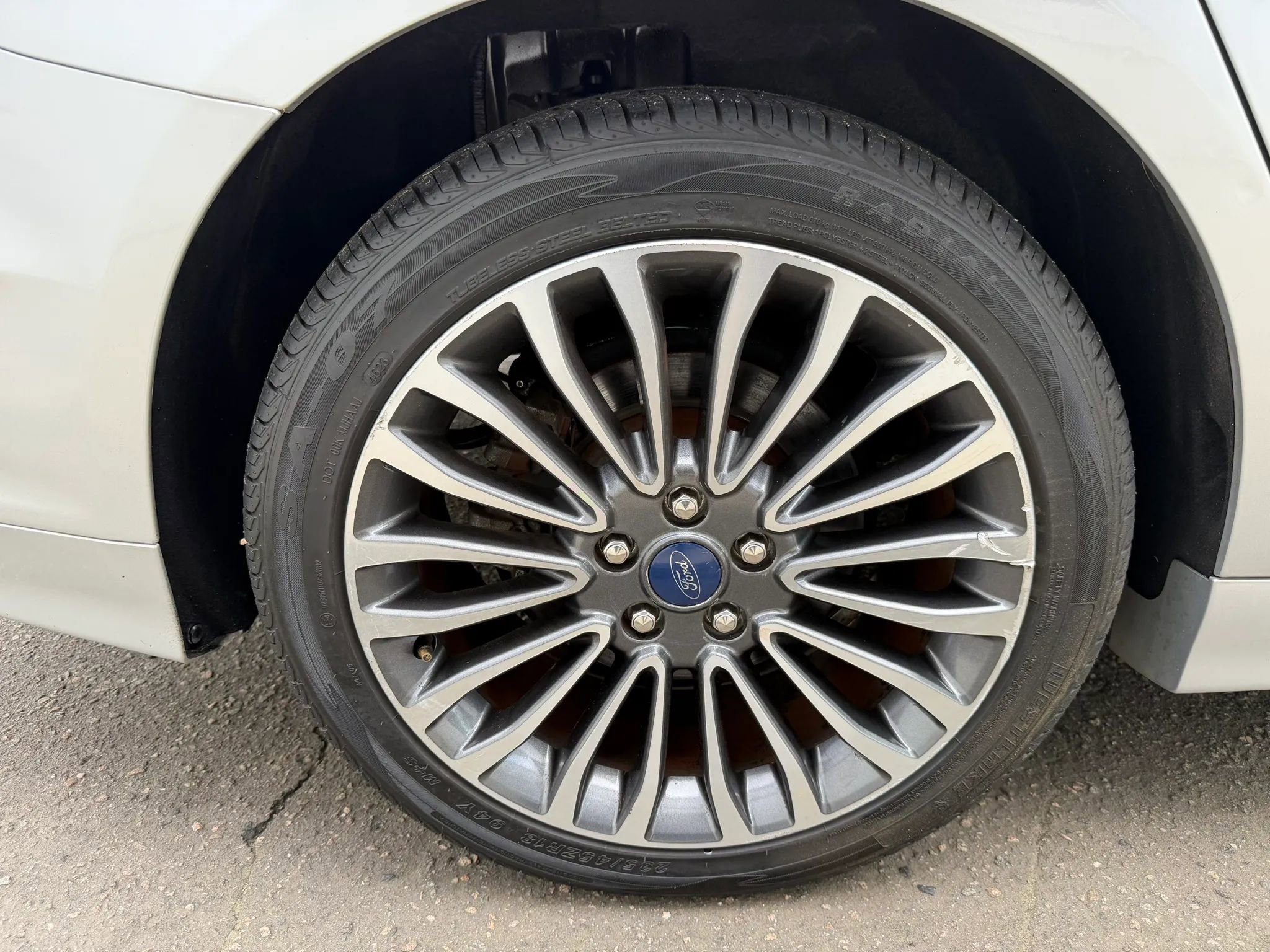 Used 2018 Ford Fusion Titanium image 34