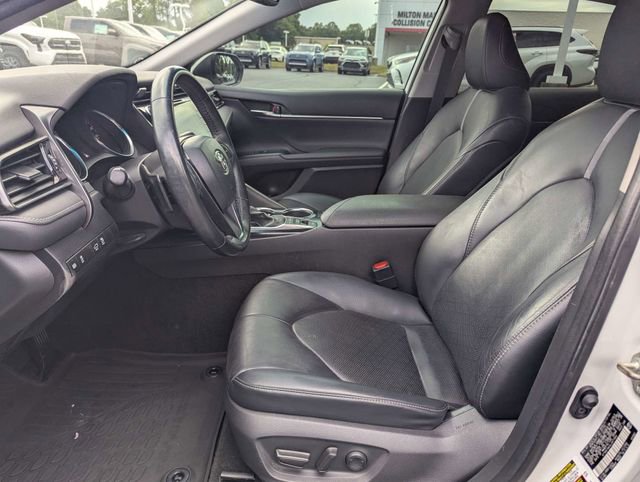 Used 2020 Toyota Camry XSE FWD image 18