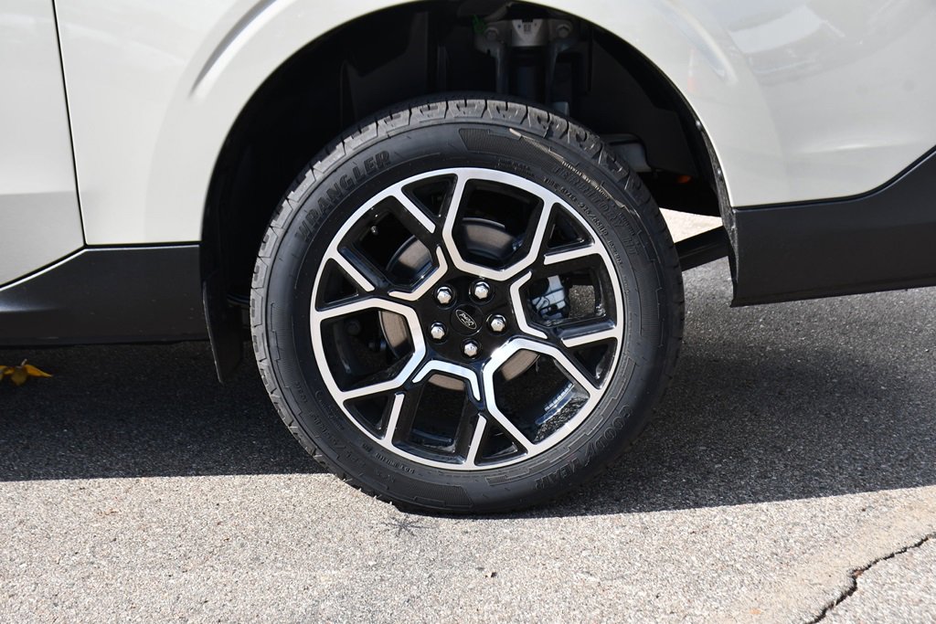 New 2025 Ford Maverick Lariat image 20