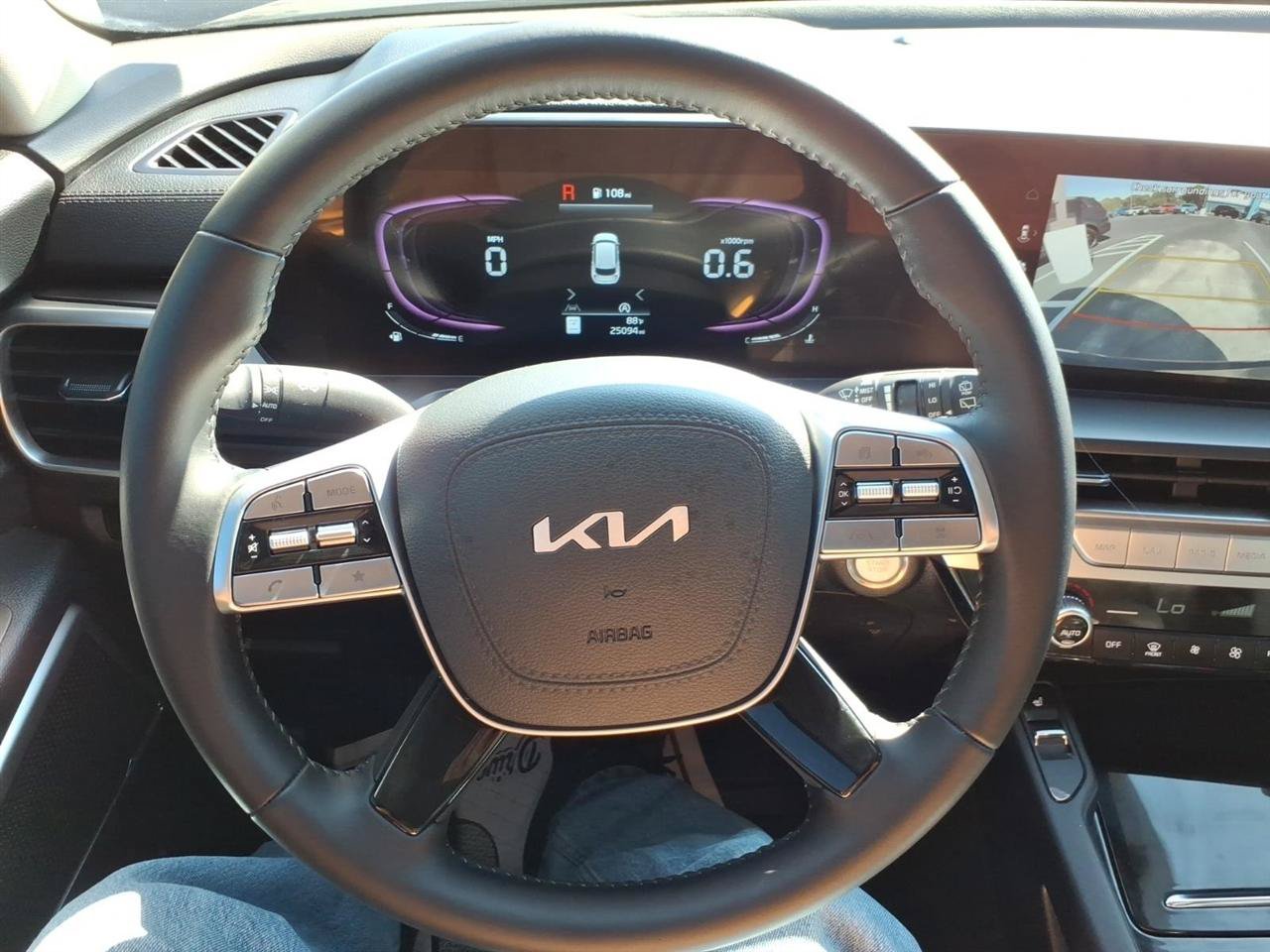 Used 2025 Kia Telluride S FWD image 21