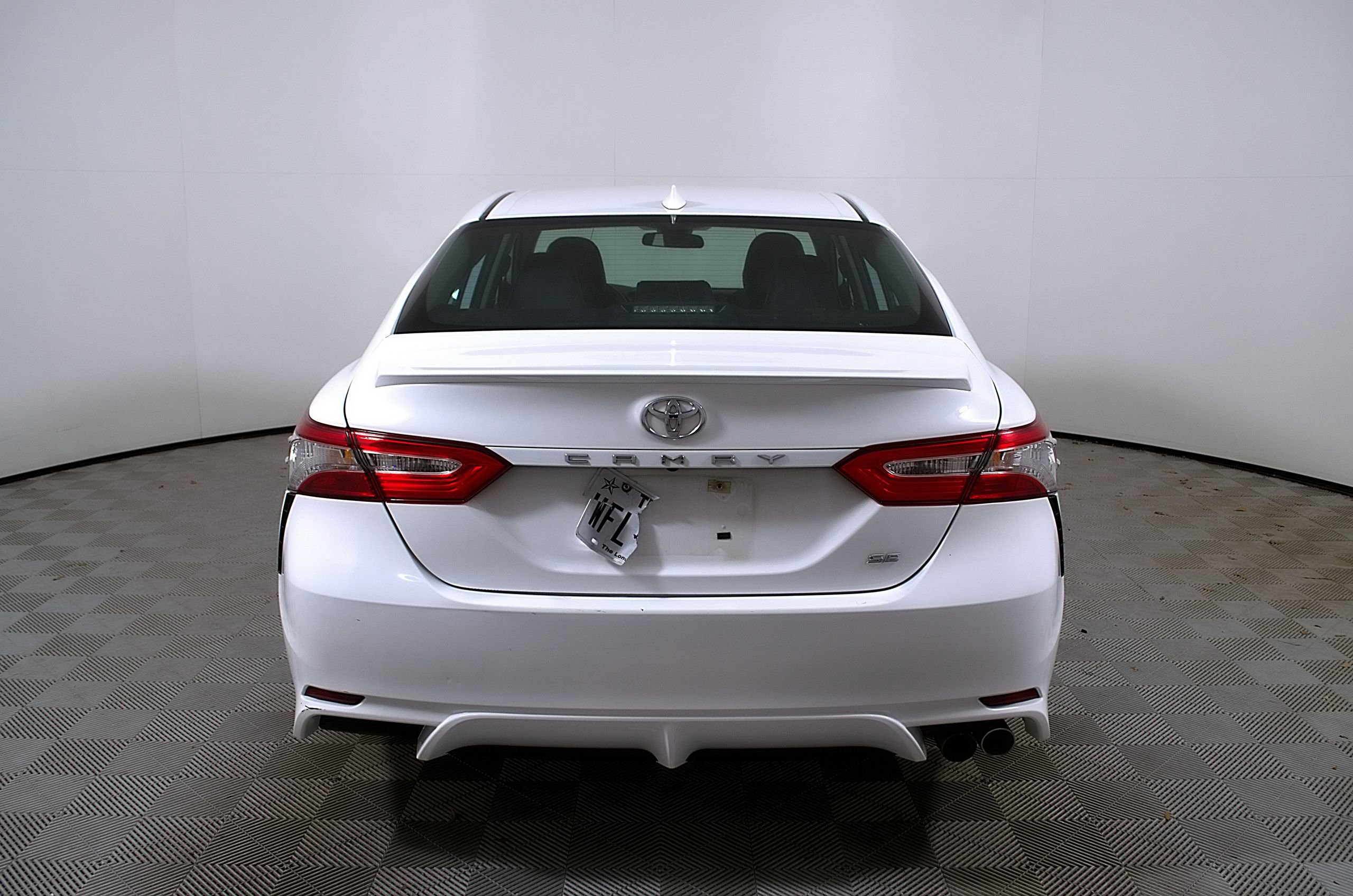 Used 2020 Toyota Camry SE FWD image 8