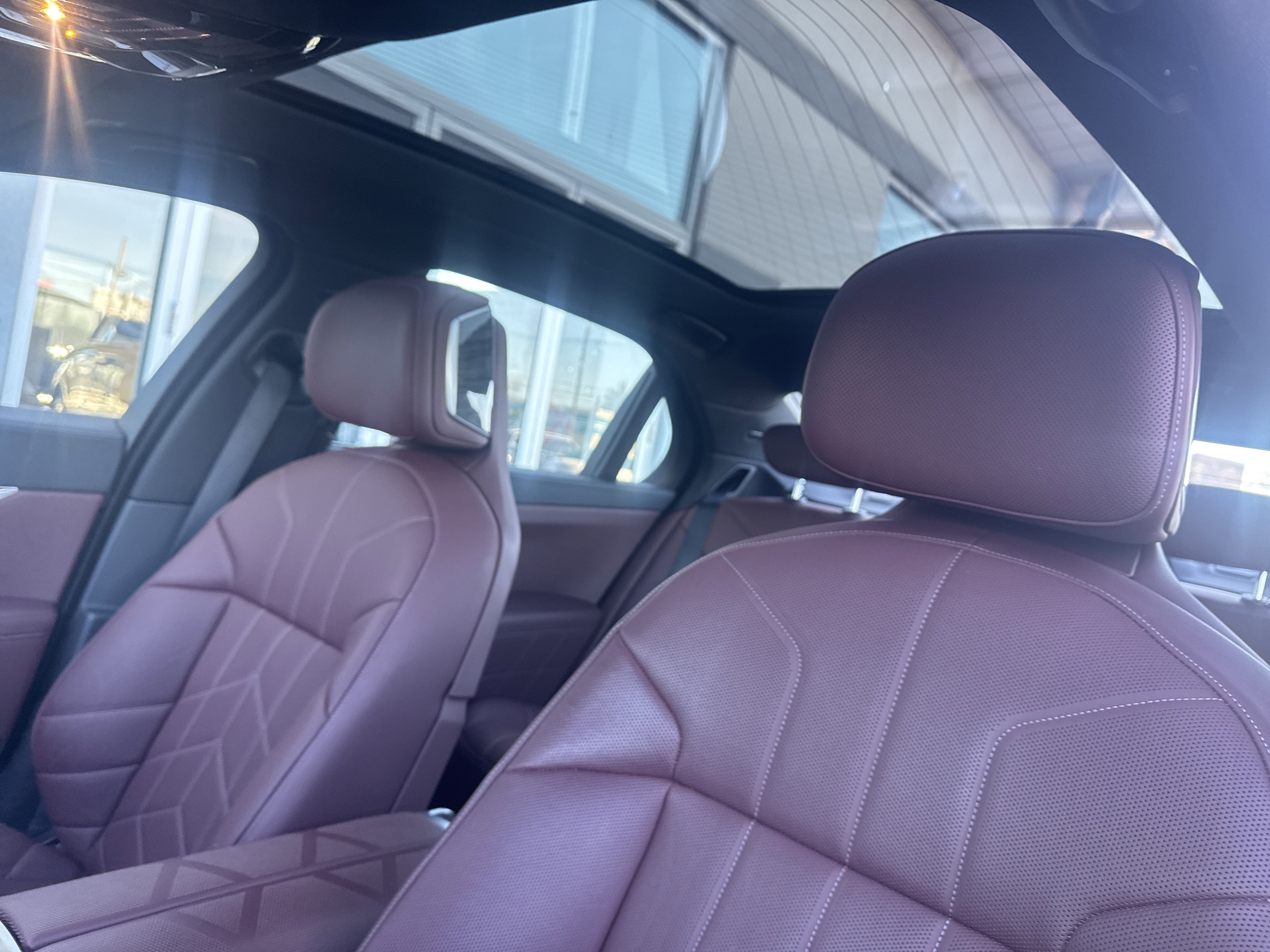 Used 2023 BMW 760i xDrive image 16