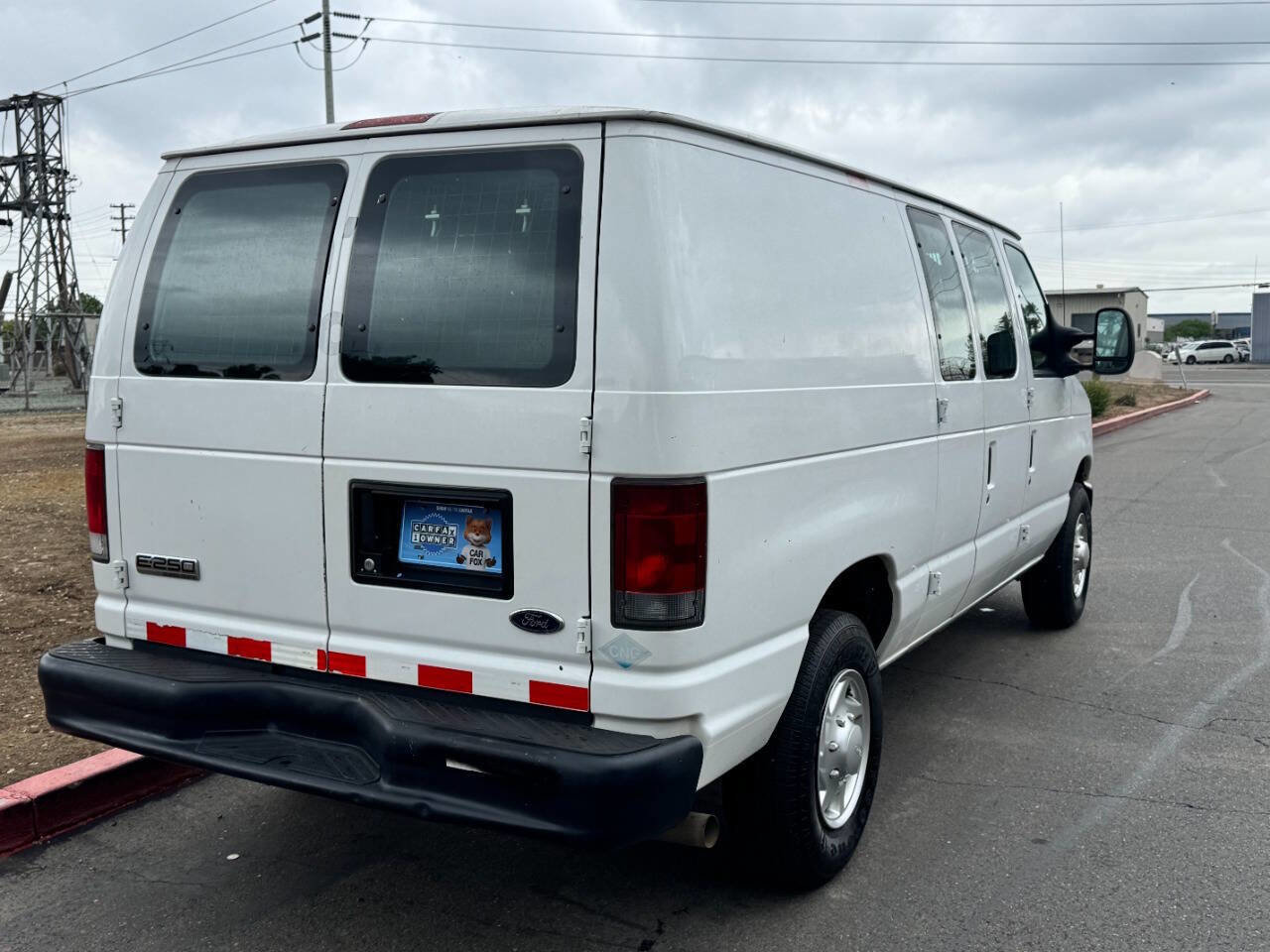 Used 2010 Ford E-250 and Econoline 250 RWD image 2