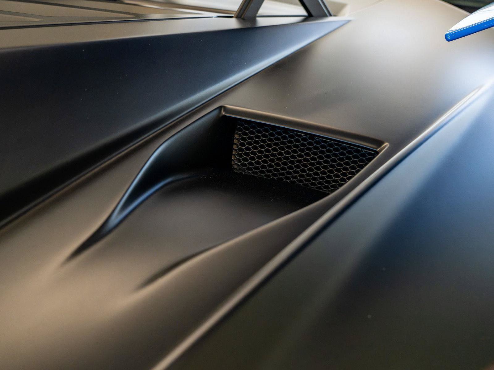 Used 2024 Lamborghini Huracan STO RWD image 35