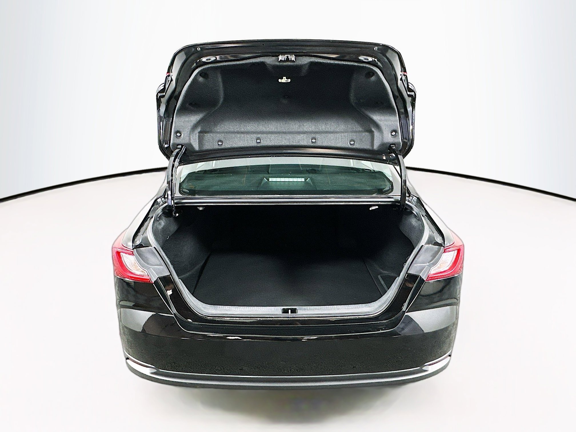 Used 2025 Toyota Camry LE image 27