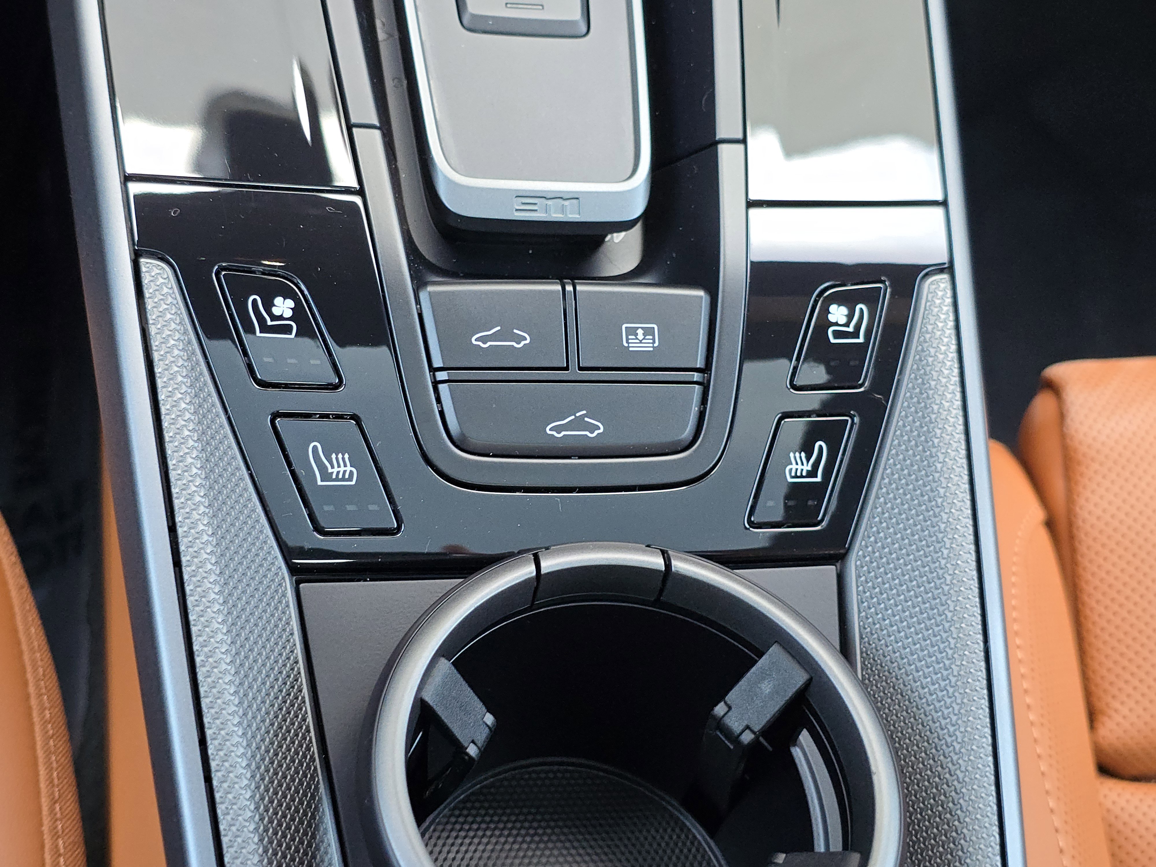 Certified 2025 Porsche 911 Carrera image 16