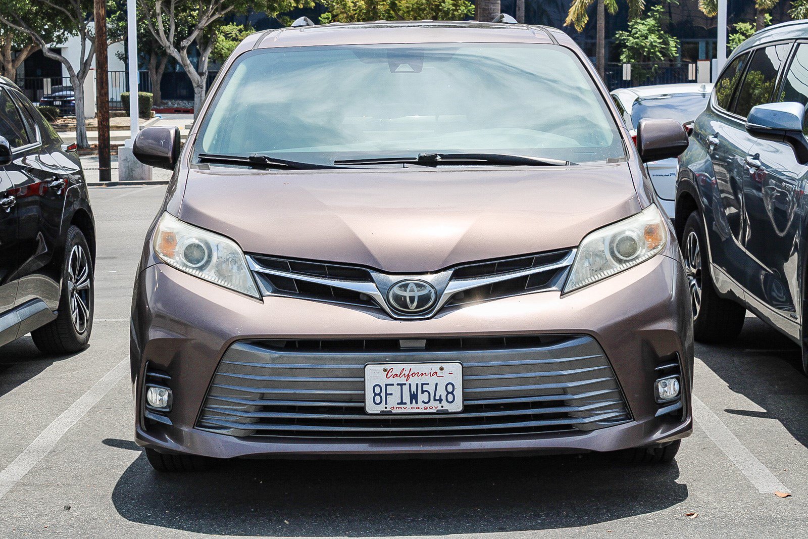 Certified 2018 Toyota Sienna XLE w/ XLE Navigation Package FWD image 2