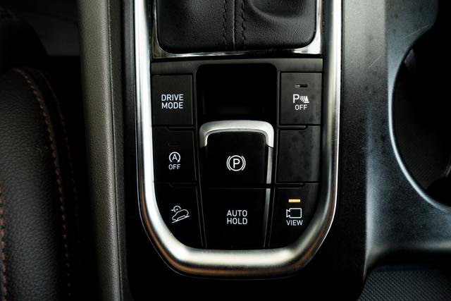 Used 2020 Hyundai Santa Fe Limited image 25