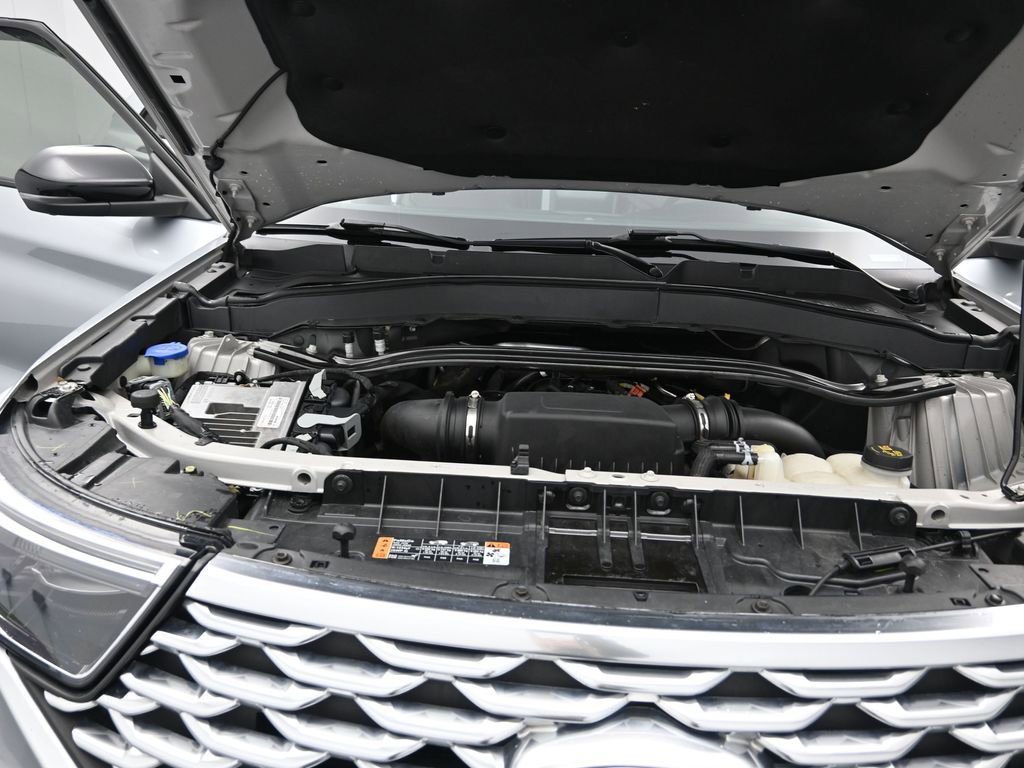 Used 2021 Ford Explorer Platinum w/ Equipment Group 601A AWD/4WD image 37