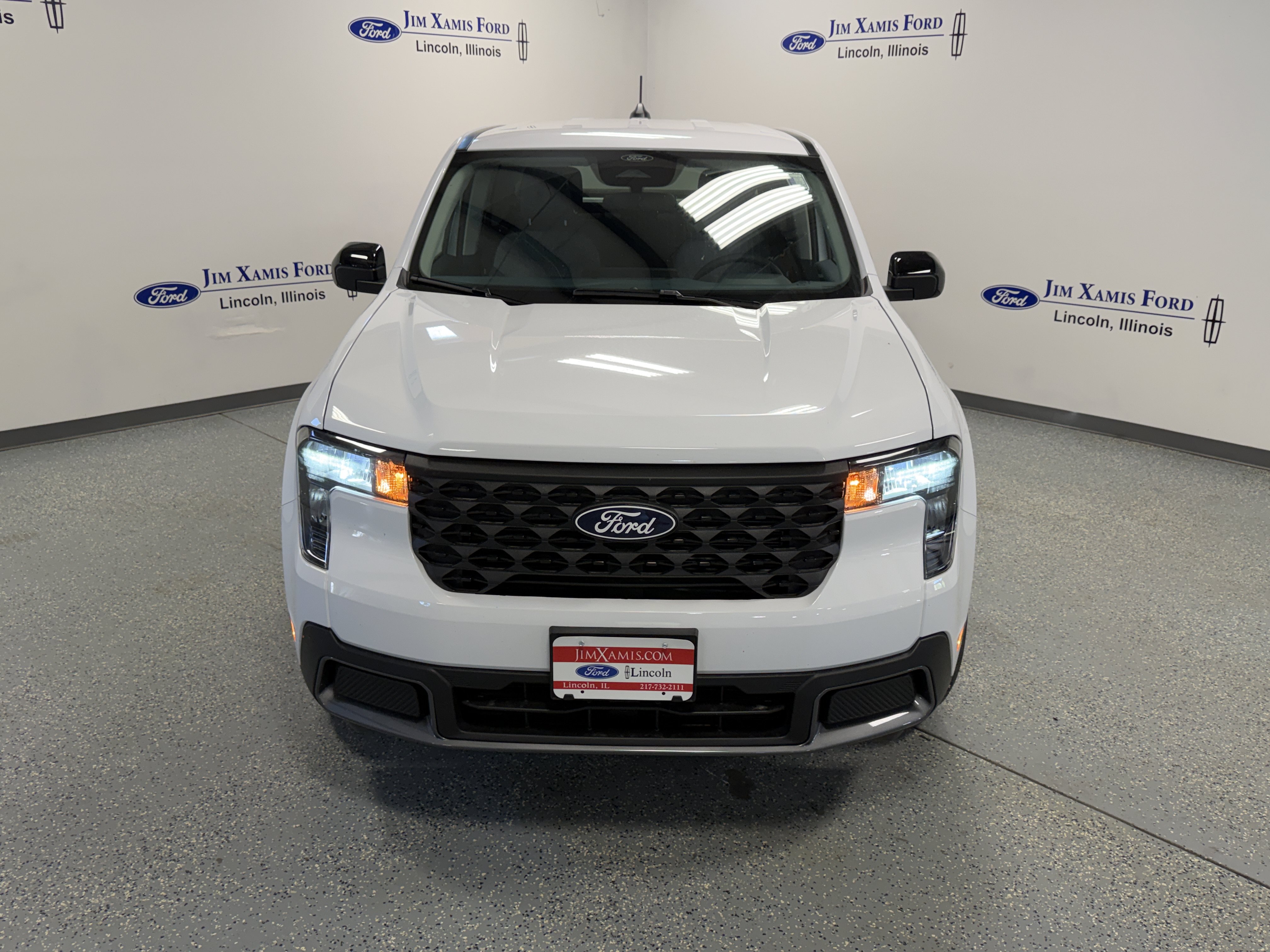 New 2026 Ford Maverick XLT w/ XLT Luxury Package FWD image 2