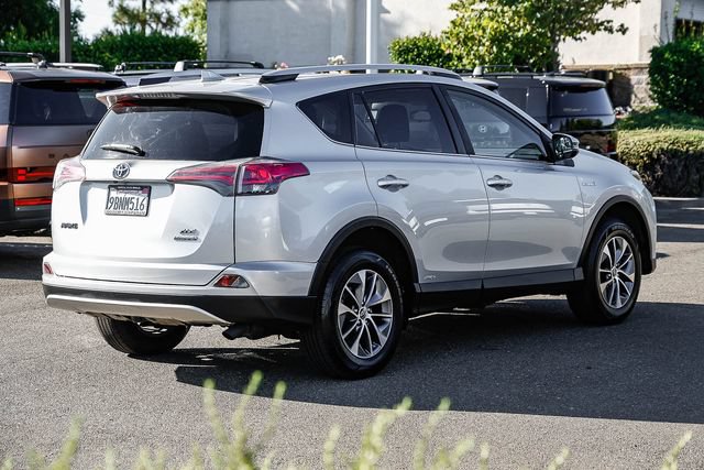 Used 2016 Toyota RAV4 XLE AWD/4WD image 5