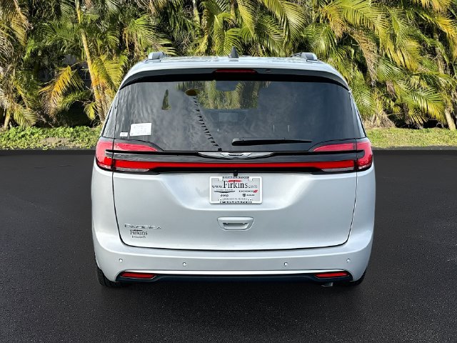 New 2026 Chrysler Pacifica Pinnacle FWD image 5
