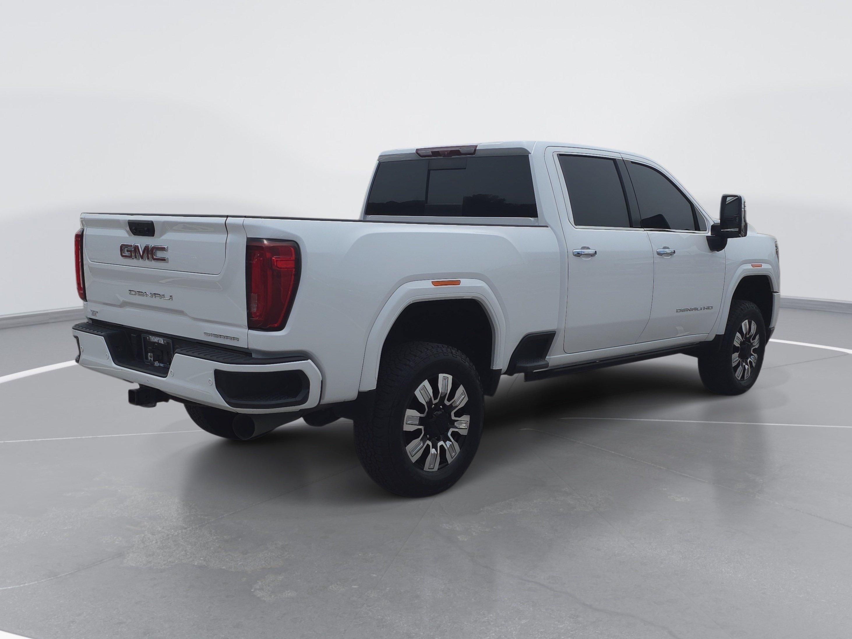 Used 2023 GMC Sierra 2500 Denali w/ Denali Ultimate Package AWD/4WD image 3