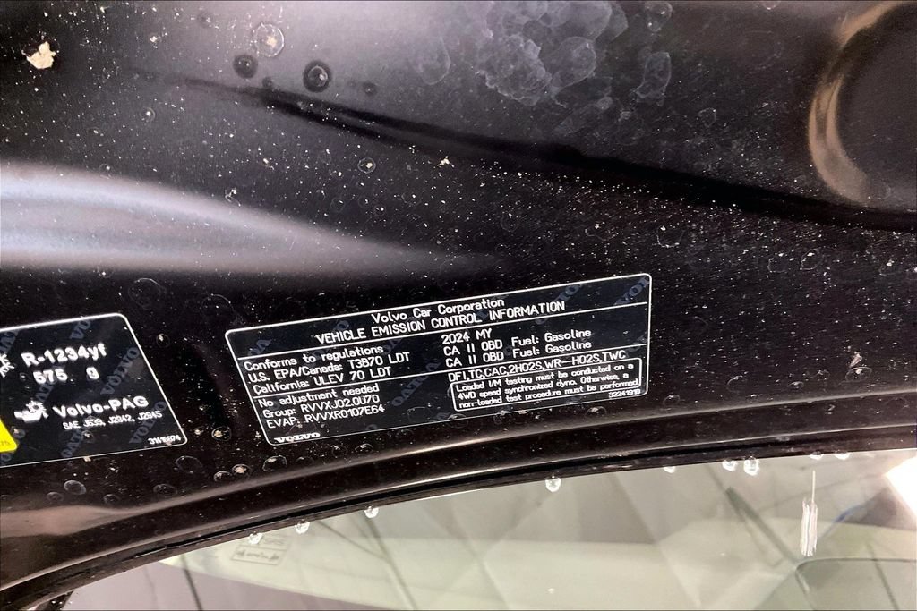 Certified 2024 Volvo XC40 B5 Core AWD/4WD image 32