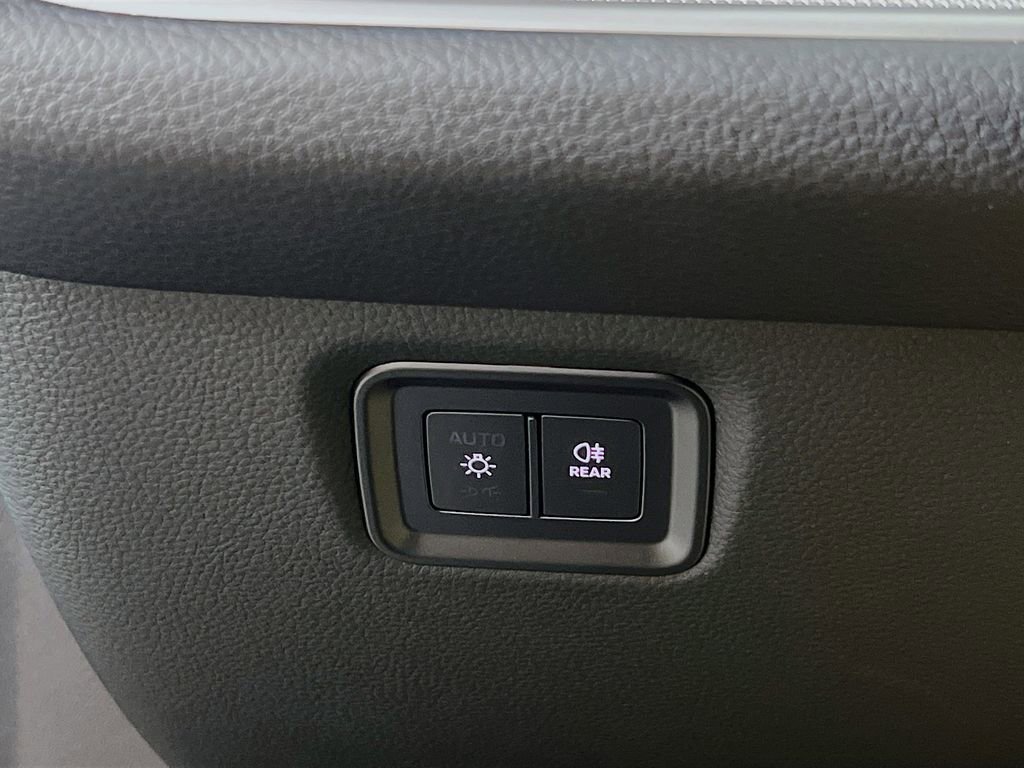 Certified 2026 Porsche Cayenne image 11