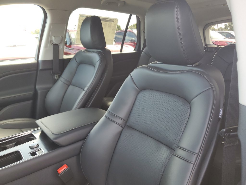 New 2025 Lincoln Aviator 2WD w/ Jet Appearance Package image 23