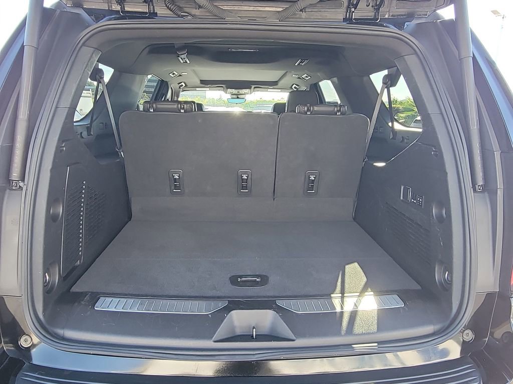 Used 2023 Chevrolet Suburban High Country image 27