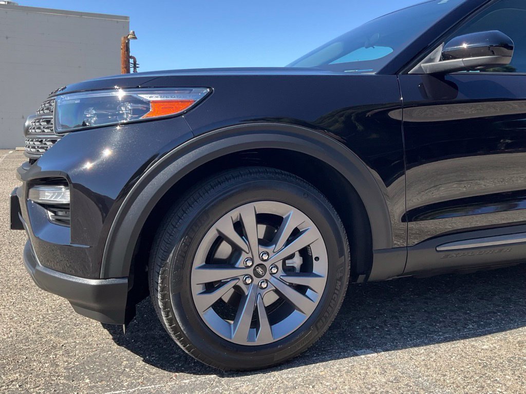 Used 2023 Ford Explorer XLT w/ Equipment Group 202A RWD image 10