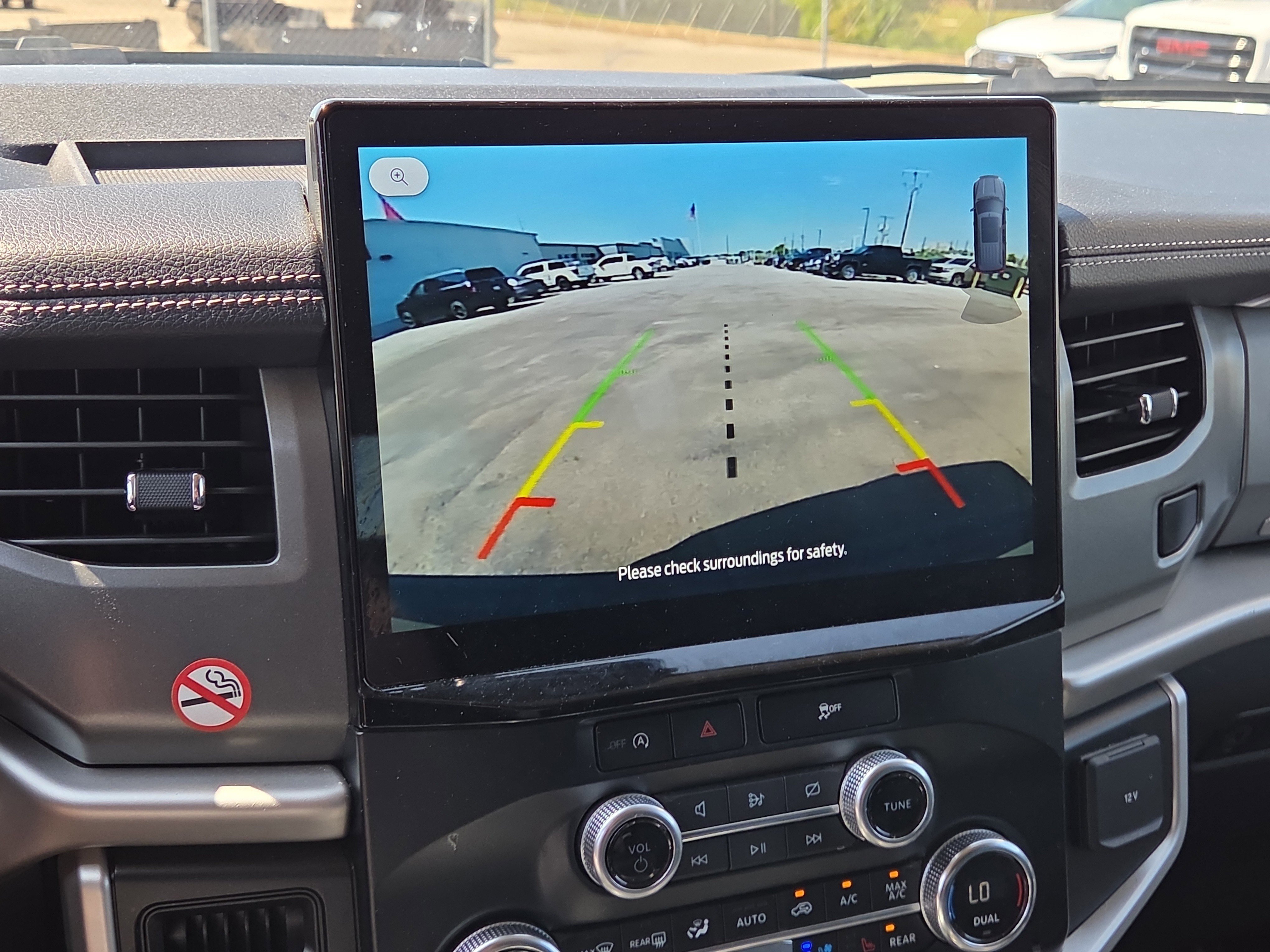 Used 2024 Ford Expedition XLT image 25