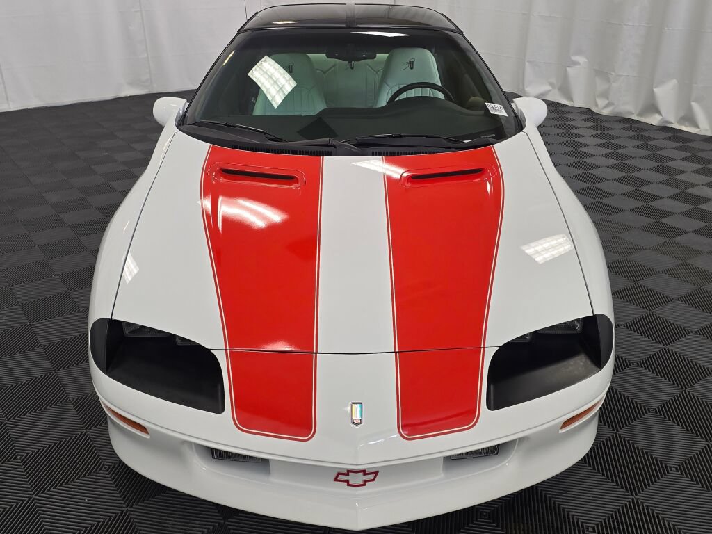 Used 1997 Chevrolet Camaro SS w/ Preferred Equipment Group 2 RWD image 10