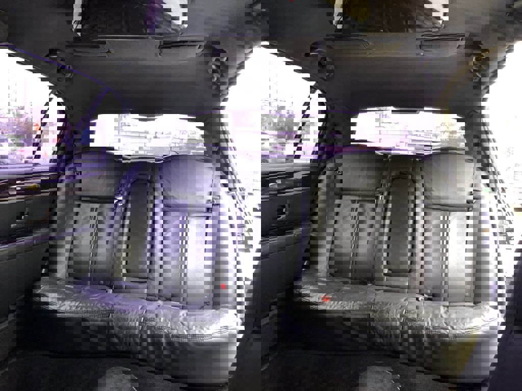 Used 2011 Lincoln Town Car Executive image 17