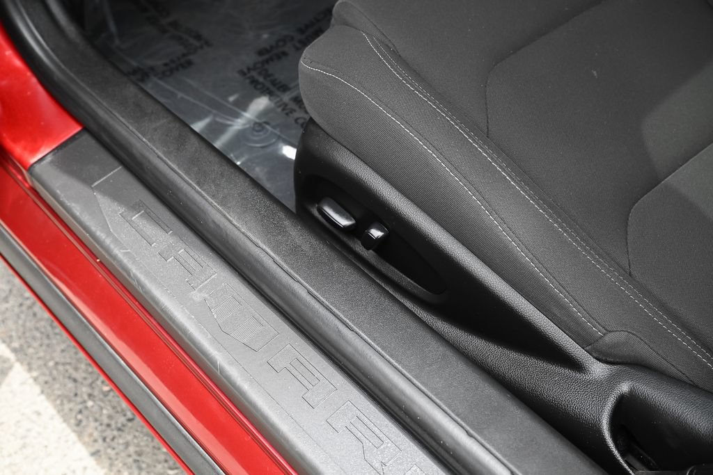 Used 2021 Chevrolet Camaro LT RWD image 15