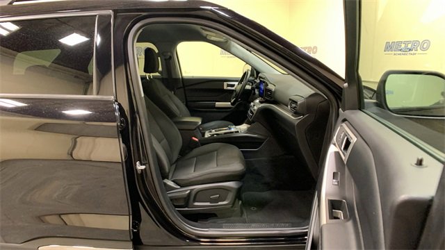 Used 2022 Ford Explorer XLT image 11