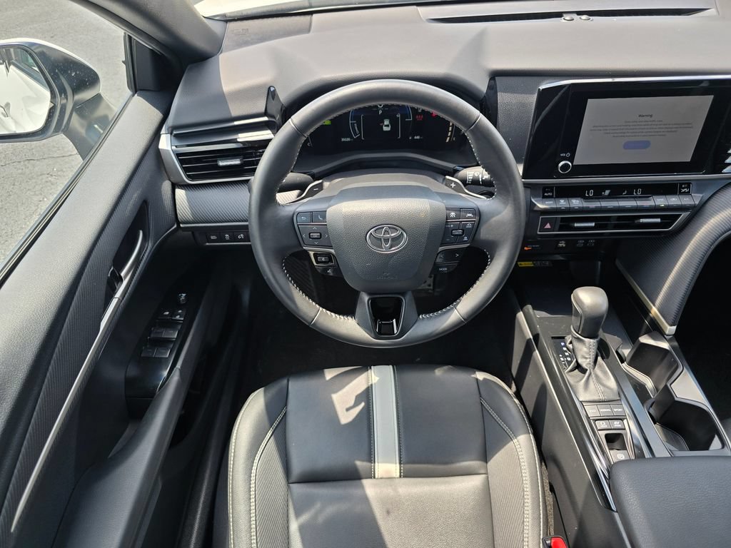 Used 2025 Toyota Camry SE FWD image 18