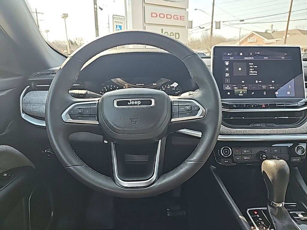 Used 2023 Jeep Compass Latitude AWD/4WD image 18
