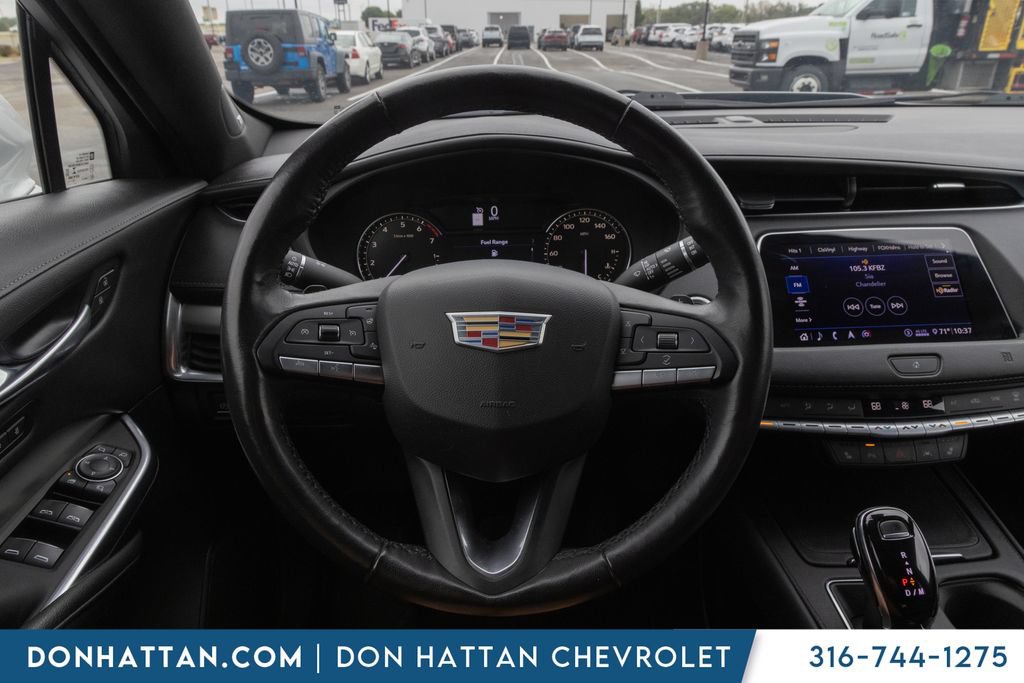 Used 2020 Cadillac XT4 Premium Luxury w/ Cold Weather Package AWD/4WD image 5