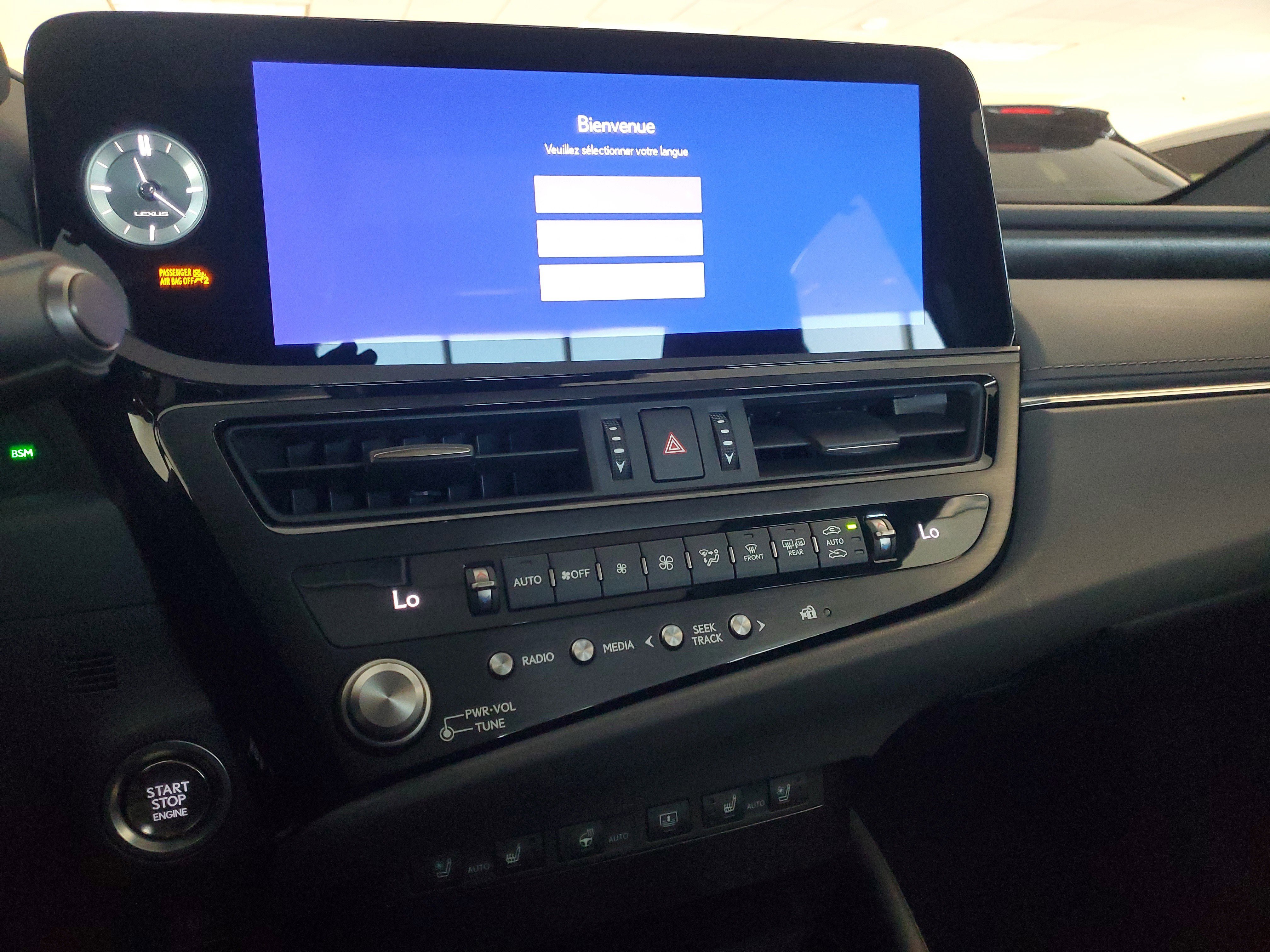 Used 2025 Lexus ES 350 Ultra Luxury w/ Accessory Package (Z2) FWD image 31