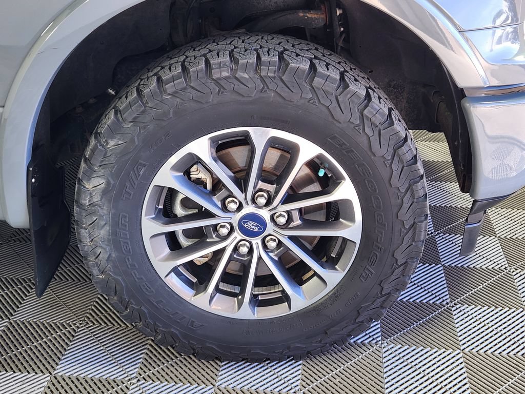 Used 2019 Ford F150 XLT w/ Equipment Group 302A Luxury AWD/4WD image 9