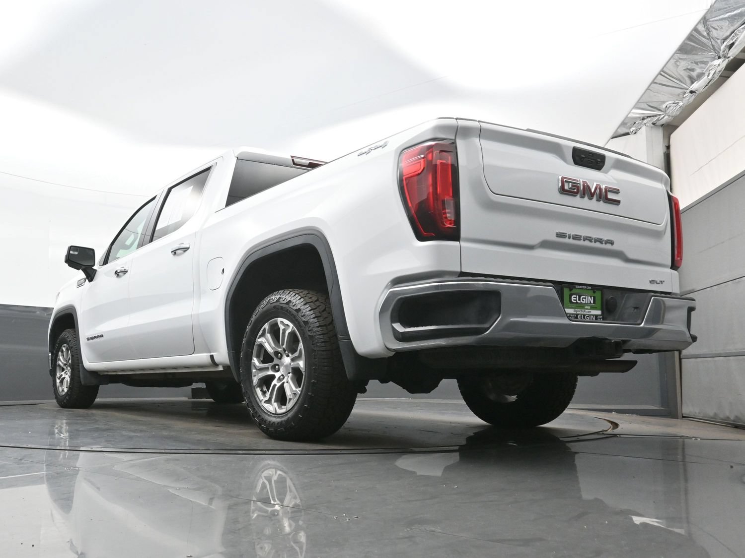 Used 2024 GMC Sierra 1500 SLT AWD/4WD image 30