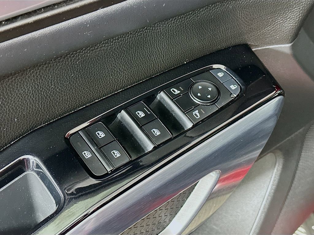 Used 2023 Nissan Pathfinder SL AWD/4WD image 24