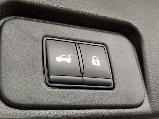 Used 2024 Nissan Rogue SV image 16