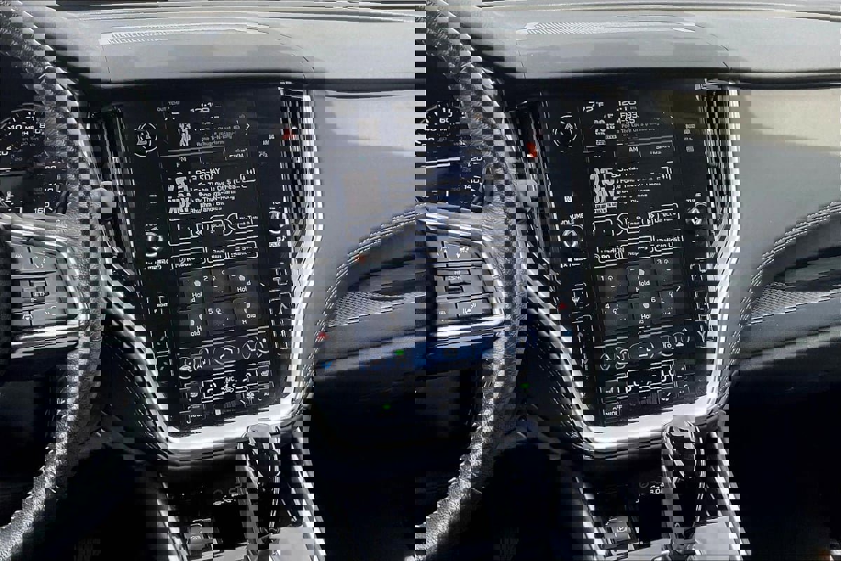 Used 2024 Subaru Outback Premium image 6