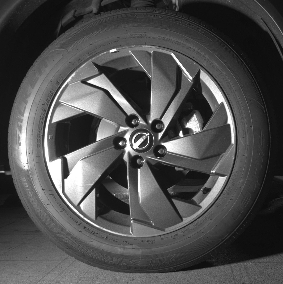 Used 2025 Nissan Rogue SV image 13