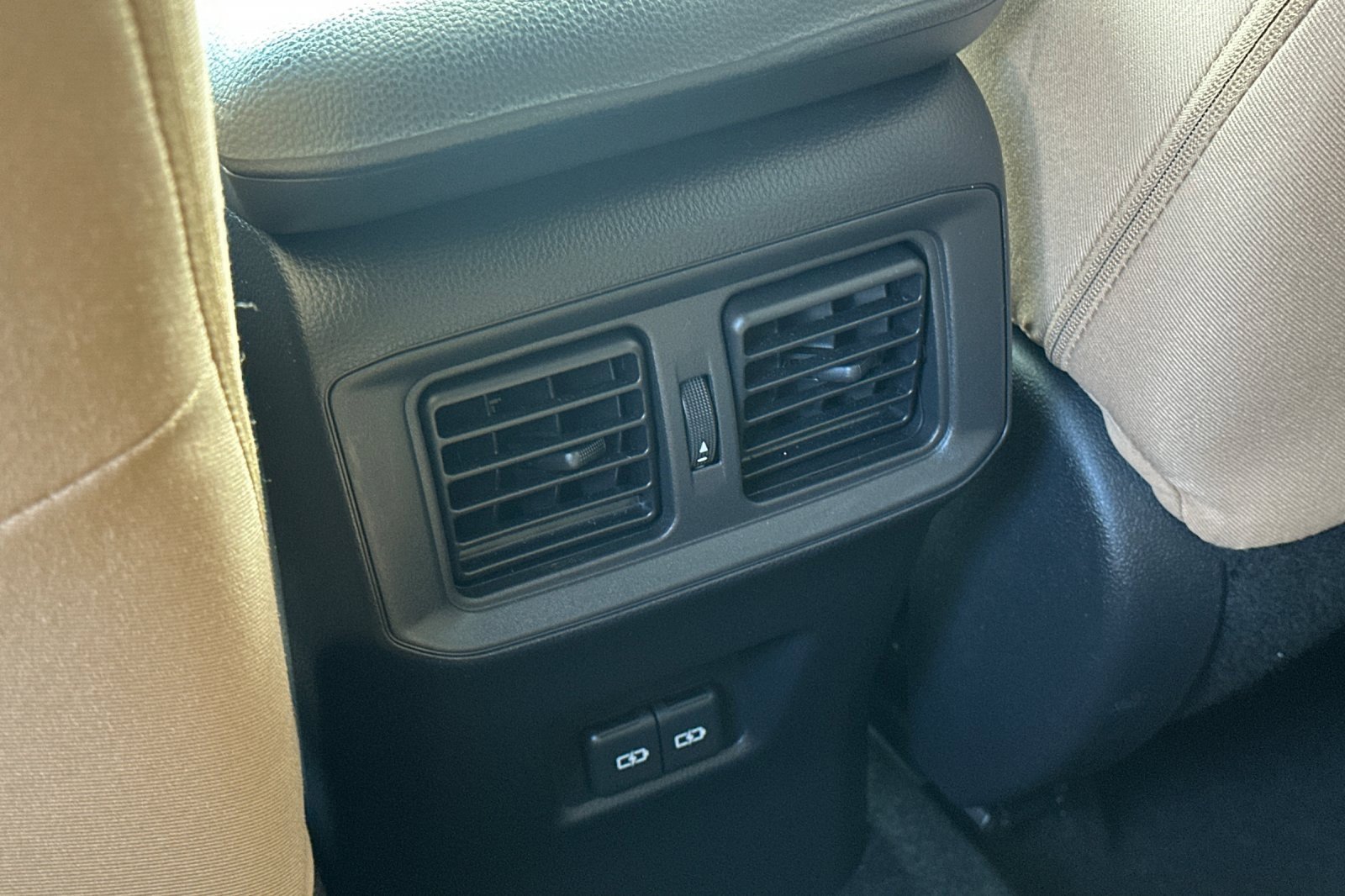 Used 2022 Toyota RAV4 XLE w/ Convenience Package image 15