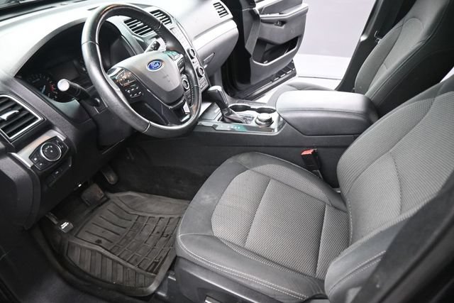 Used 2017 Ford Explorer XLT AWD/4WD image 21