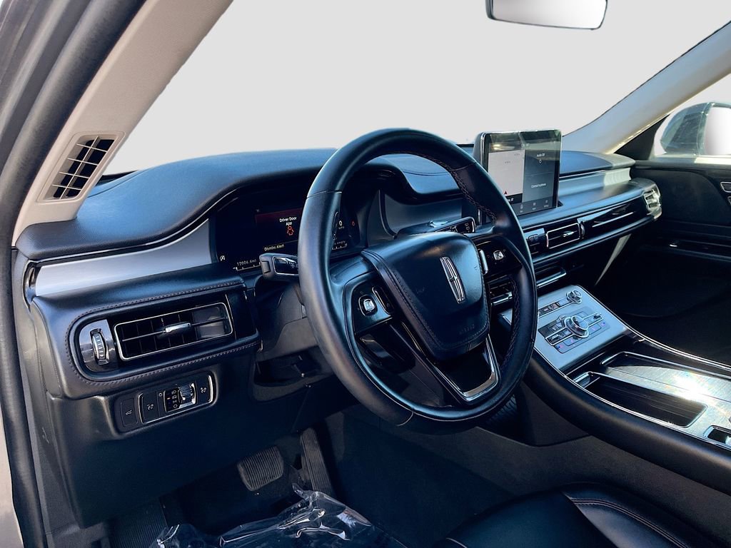 Used 2023 Lincoln Aviator AWD image 9