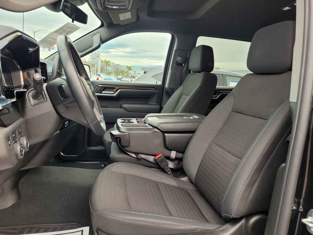 Used 2025 Chevrolet Silverado 1500 LT image 11