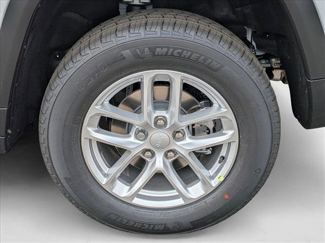 New 2025 Jeep Grand Cherokee Laredo X w/ Luxury Tech Group I image 10